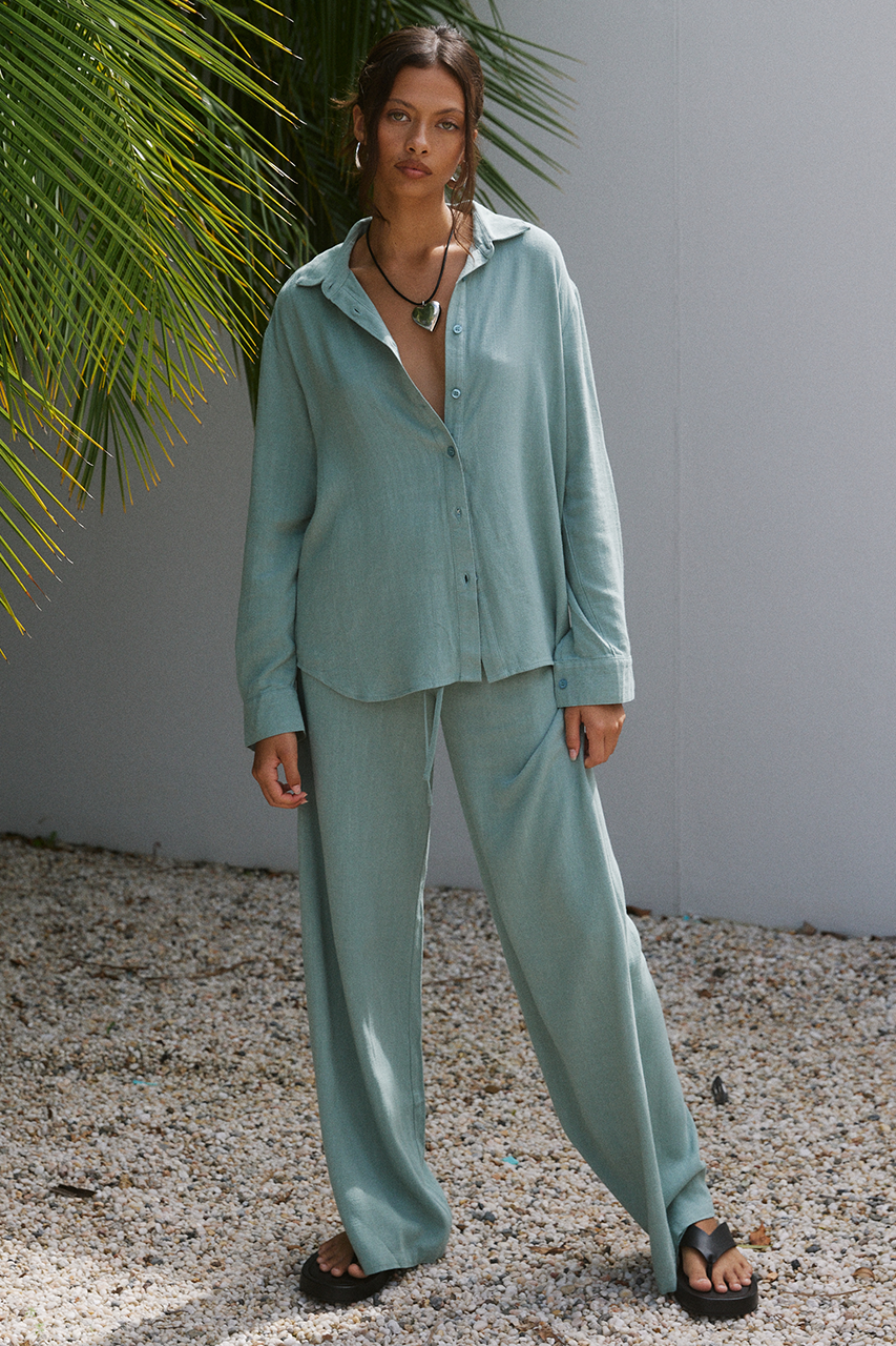 KIANA PANT - SAGE - WEBRESIZED38_5fd32c49-87d5-48ac-aa96-69d24897e655