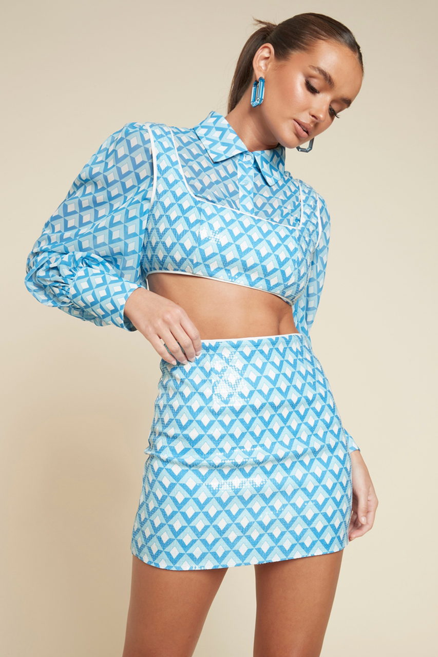 CARLA CROP - SKY GEO PRINT - WEBRESIZED117_c53d95dd-7762-4c52-9d72-a3fae2cc9c9a